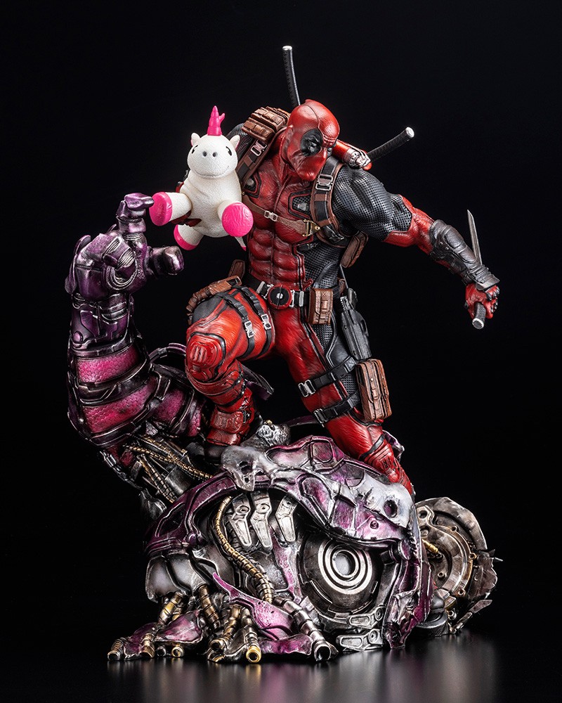 Pre-order : DEADPOOL FINE ART STATUE SIGNATURE SERIES -Featuring the Kucharek Brothers-