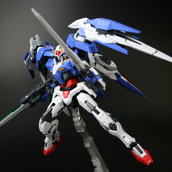 MG 1/100 GN-0000+GNR-010 OO Raiser by Bandai