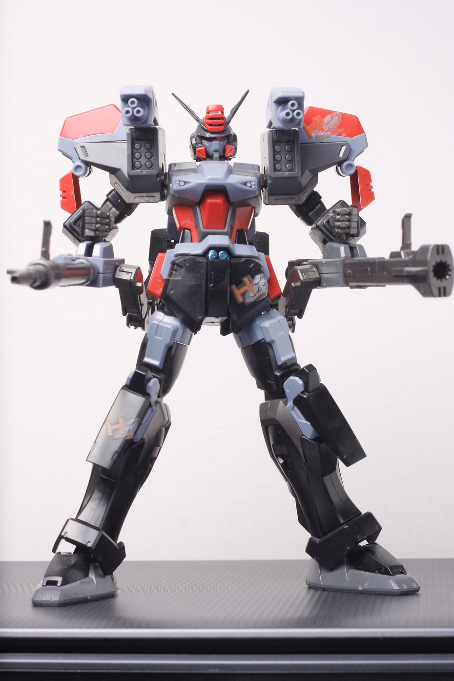 1/100 LH-GAT-X103 Hail Buster Gundam by Bandai