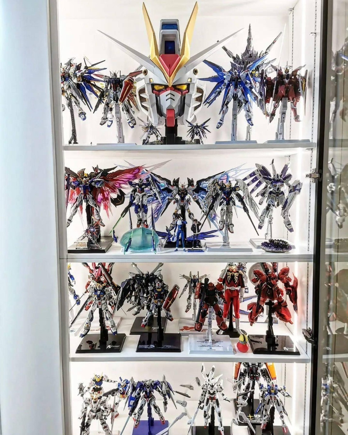โมเดลหัวกันดั้มมีไฟ Gundam - BN Head Collection Vol.2 Strike Freedom Gundam by Bandai