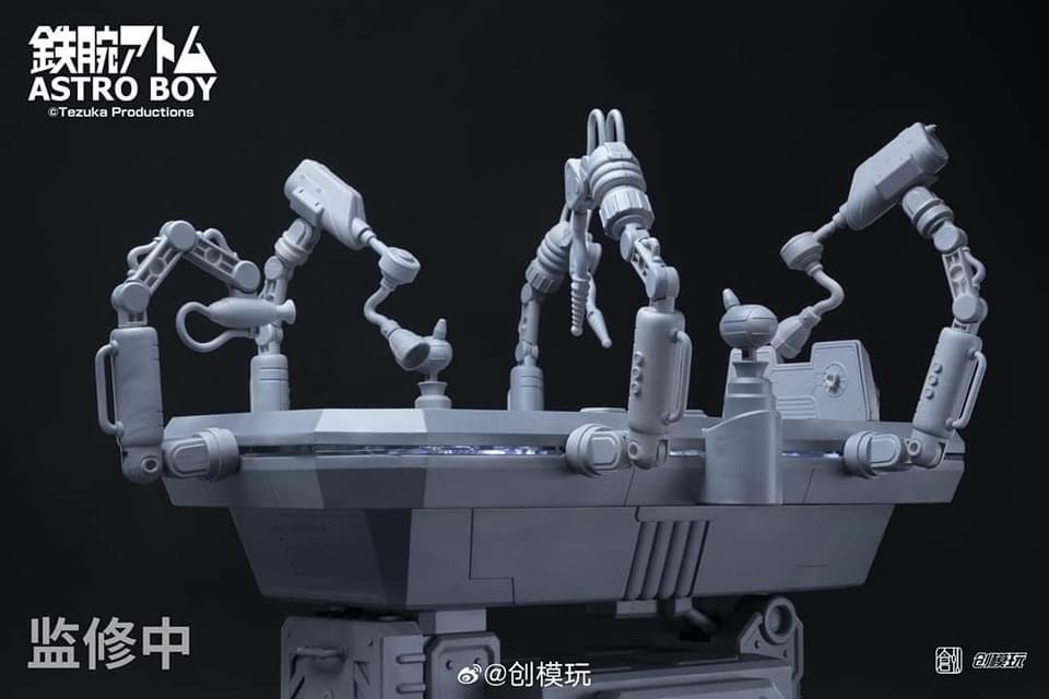 Pre-order : Astro Boy Plastic Model Kit 30 cm! by Tron Model-Kit