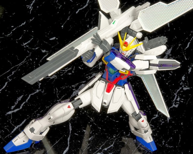 MG 1/100 GX-9900 Gundam X by Bandai