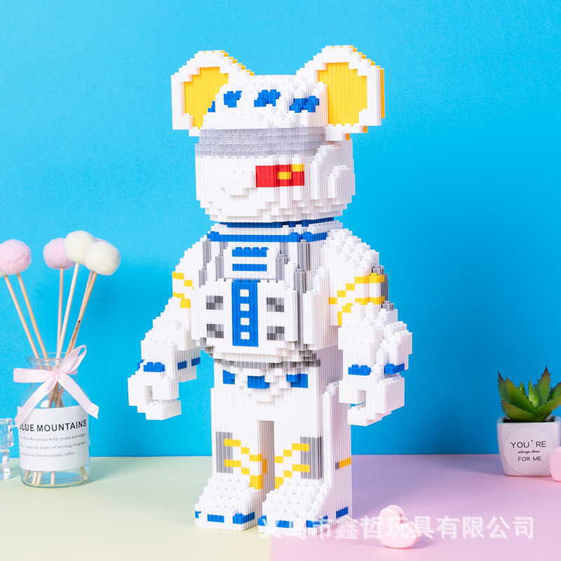Haicaipin 57030 - 57039 Bearbrick (มีไฟ)