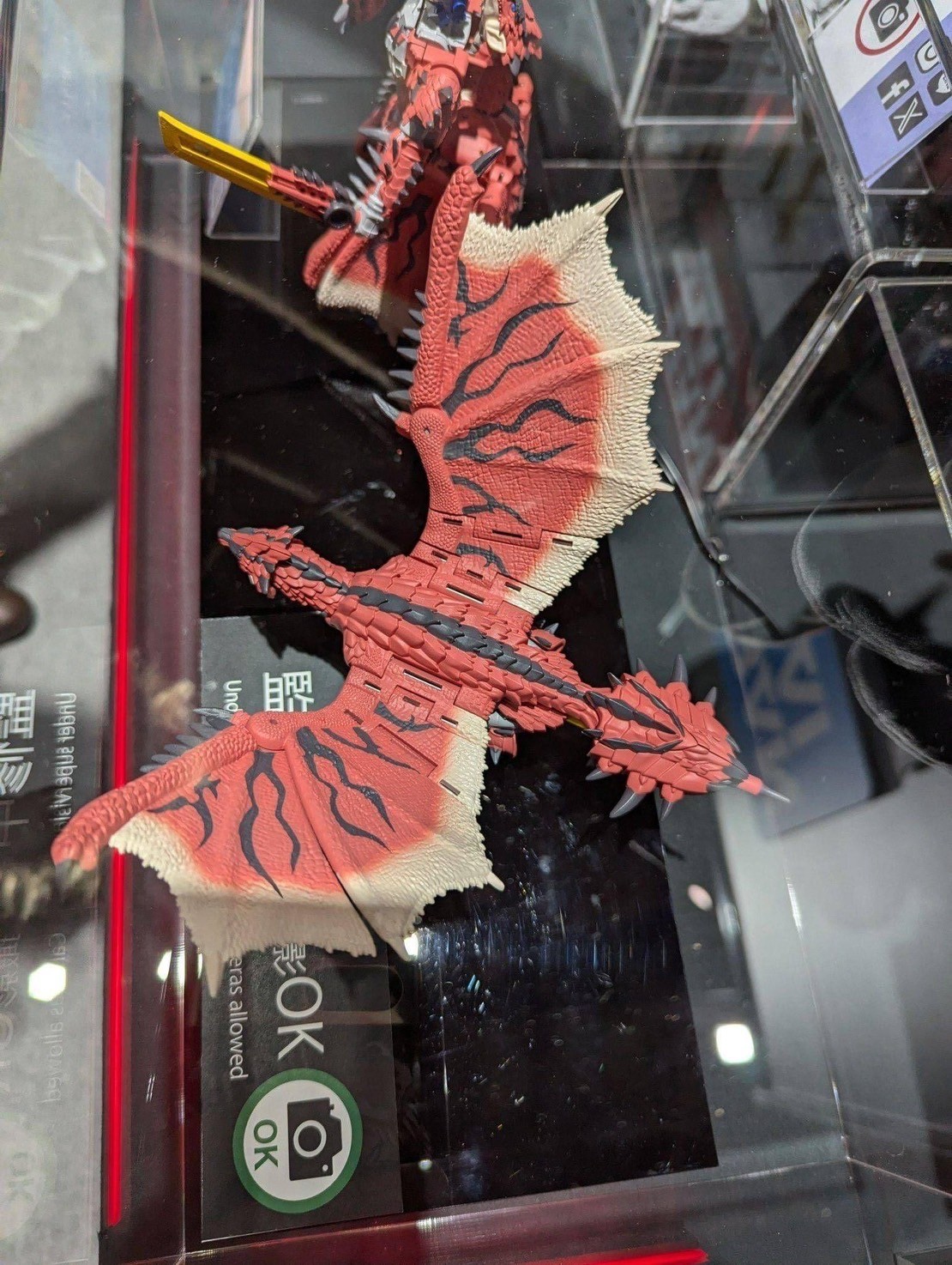 Pre-order : Transformers T-Spark SYNERGENEX Liolaeus Prime (Monster Hunter x Transformers) by Takara Tomy