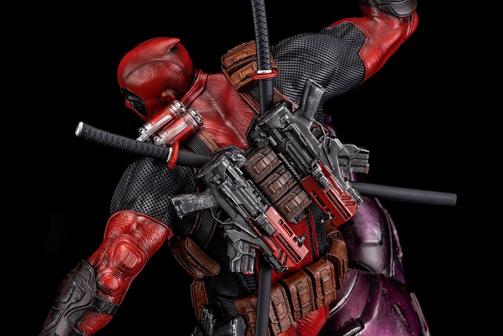 Pre-order : DEADPOOL FINE ART STATUE SIGNATURE SERIES -Featuring the Kucharek Brothers-