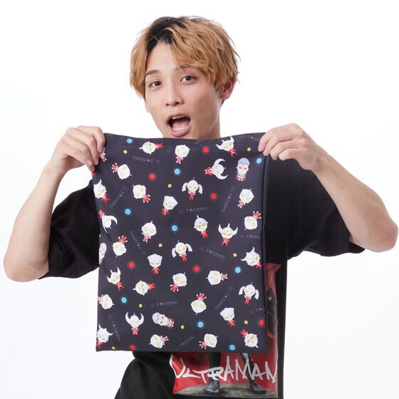 PRE-ORDER : Showa Ultraman Series Deformed Tote Bag