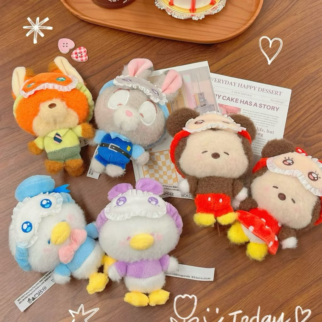 ตุ๊กตาพวงกุญแจ Disney - Squinting Sleepwear Series Plush Pendant Keychain by Top Toy
