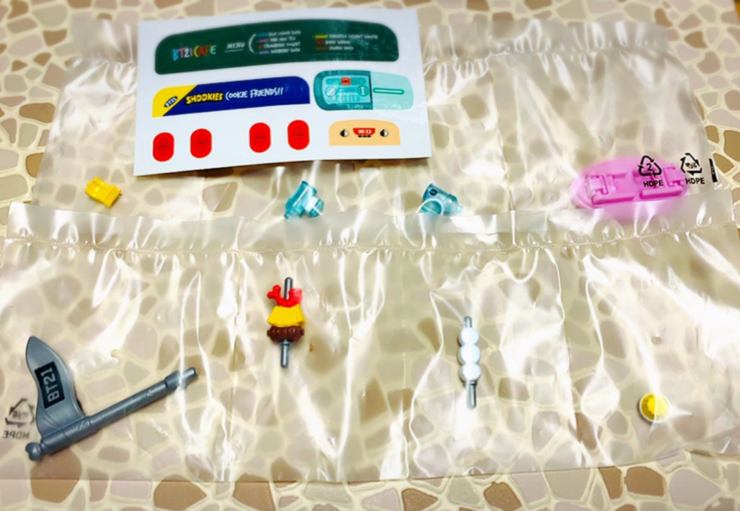 ฟิกเกอร์รถ BT21 Universtar Camping Car Play Set by Line Friends x Young Toys