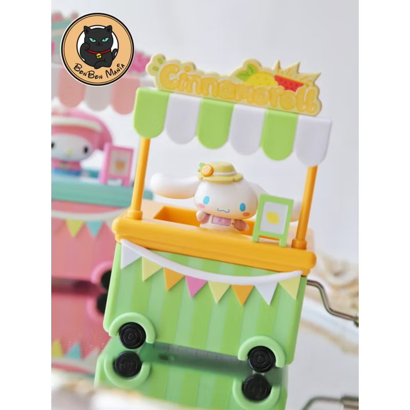 กล่องดนตรีมือหมุน Sanrio ลิขสิทธิ์แท้ - Sanrio Family Market Food Stall Hand Crank Music Box by Holly Box