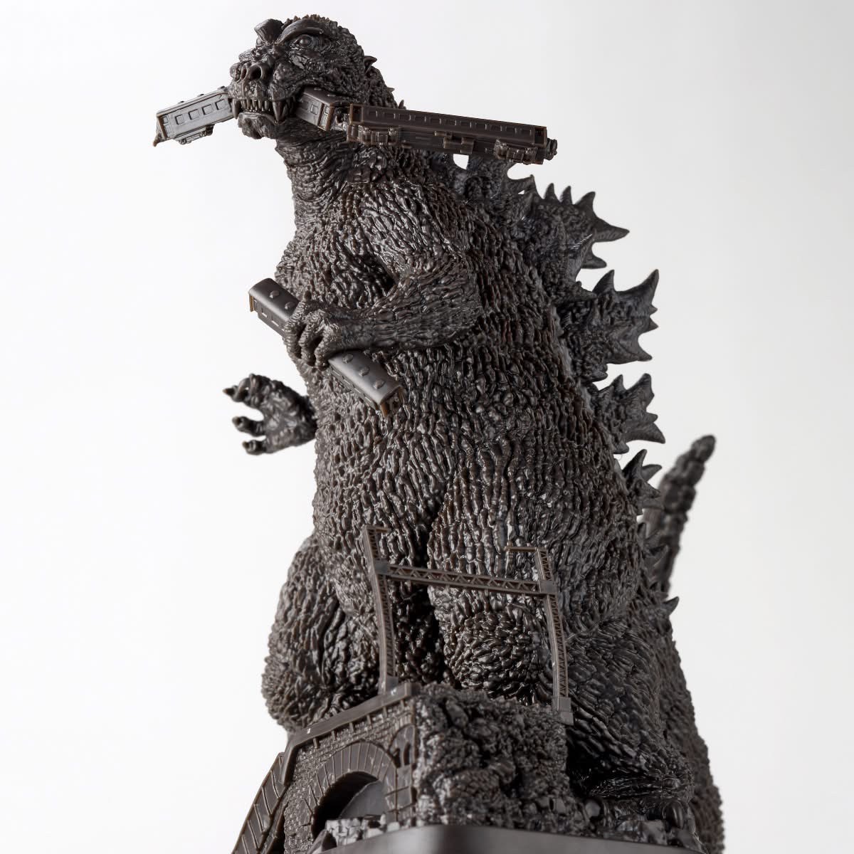 Pre-order : ARTPLA Sculpture Works Godzilla Re:Imagination Plastic Model Kit by Kaiyodo