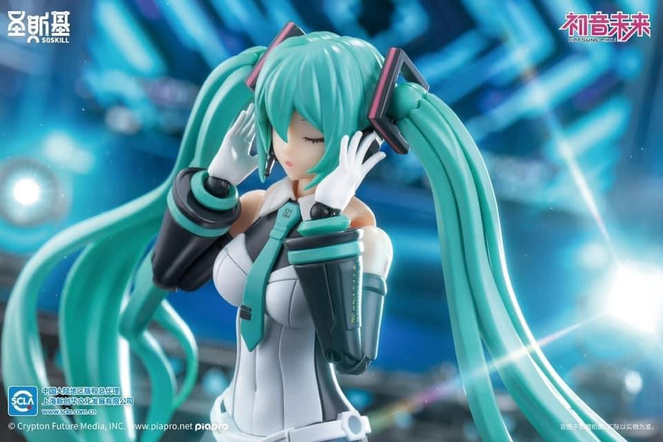 Pre-order : 1/12 Hatsune Miku Singing the Future Vocaloid + Stage Set Plastic Model Kit by SOSKILL x YOLOPARK