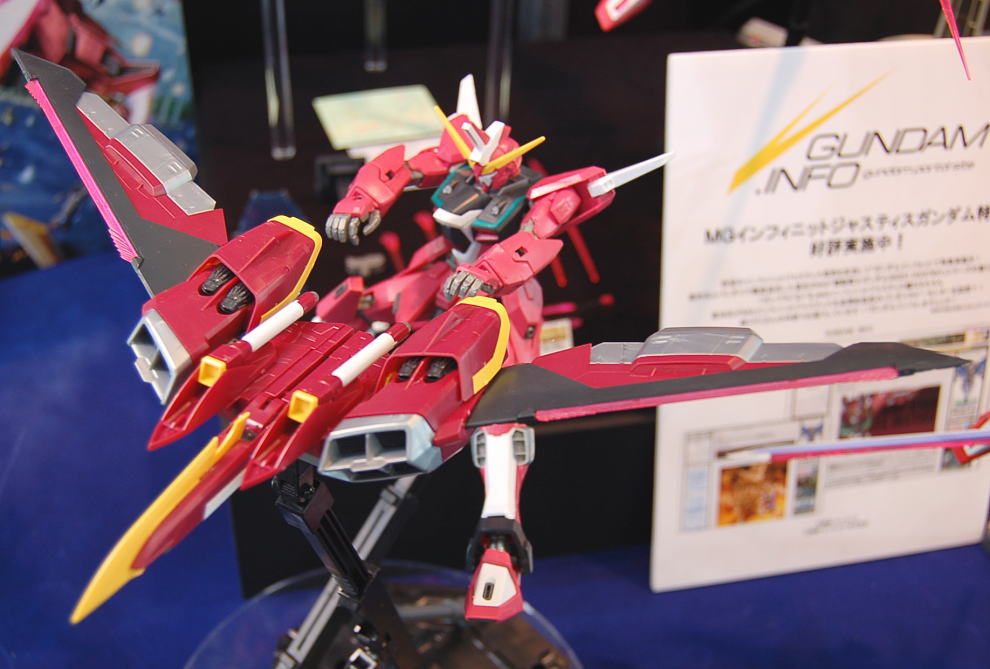 MG 1/100 ZGMF-X19A Infinite Justice Gundam by Bandai