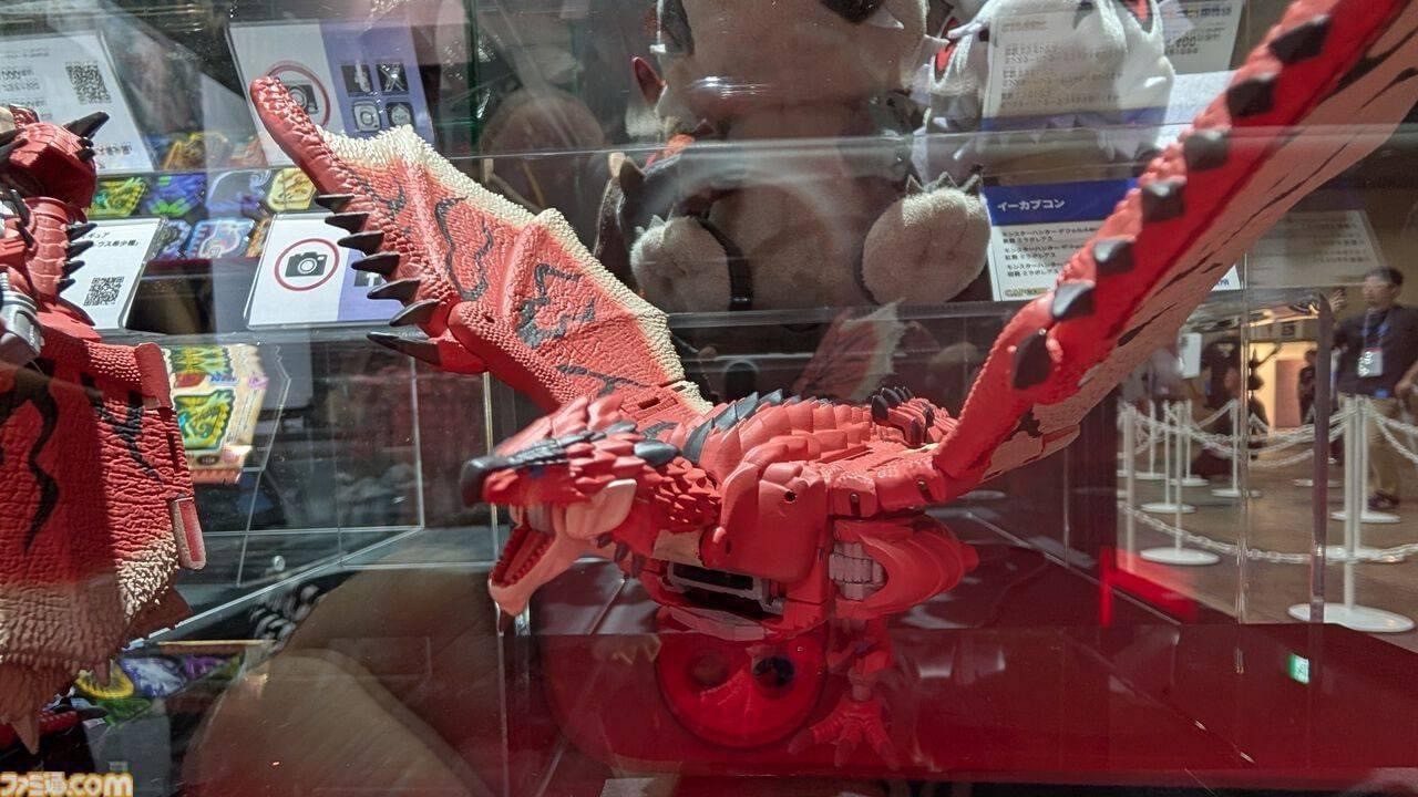 Pre-order : Transformers T-Spark SYNERGENEX Liolaeus Prime (Monster Hunter x Transformers) by Takara Tomy