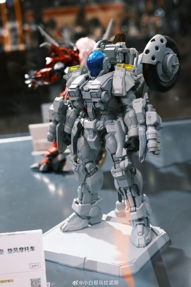 Pre-order : Noble Class X Series Robotech The New Generation: YR-052F Transformable Cyclone by Toynami x Moshow Toys