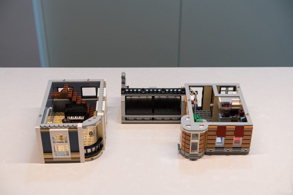 Lepin 15019 Assembly Square