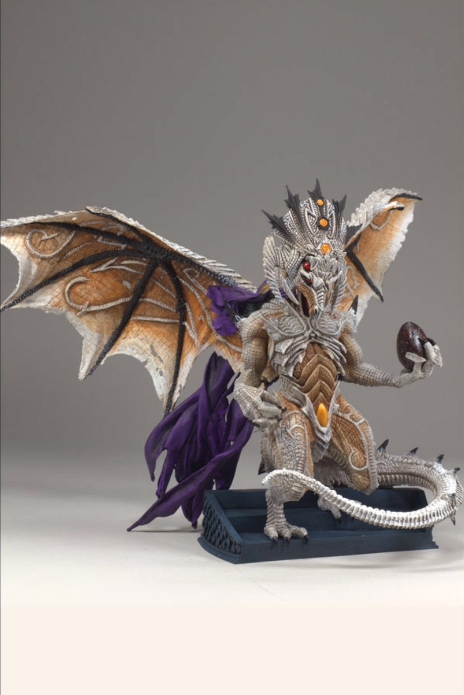 McFarlane’s Fantasy Series 1 - Legend of the Blade Hunters - King Draako