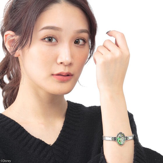 PRE-ORDER : Disney Twisted Wonderland Flower Accessory Bracelet