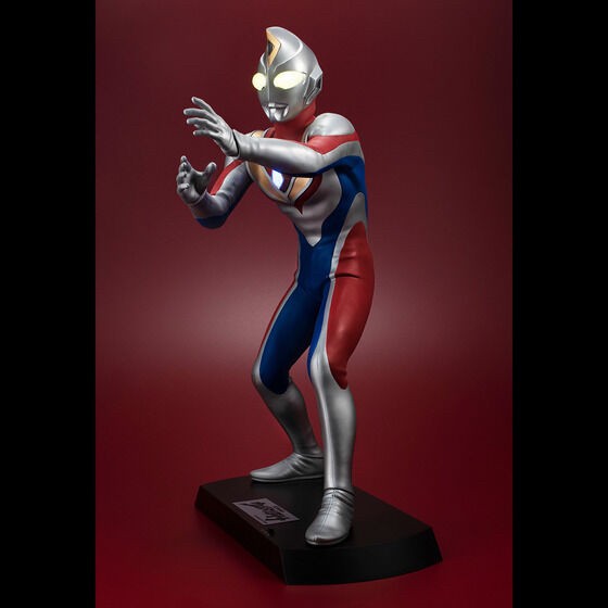 PRE-ORDER : Ultimate Article Ultraman Dyna (Flash Type)