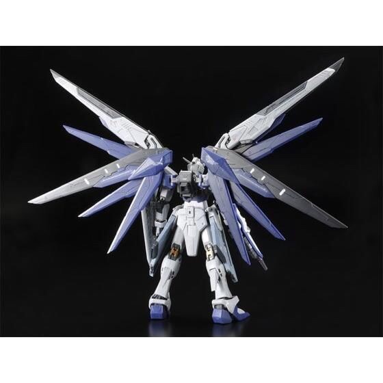 PRE-ORDER : RG 1/144 ZGMF-X10A FREEDOM GUNDAM SEED DEACTIVE MODE PLASTIC MODEL