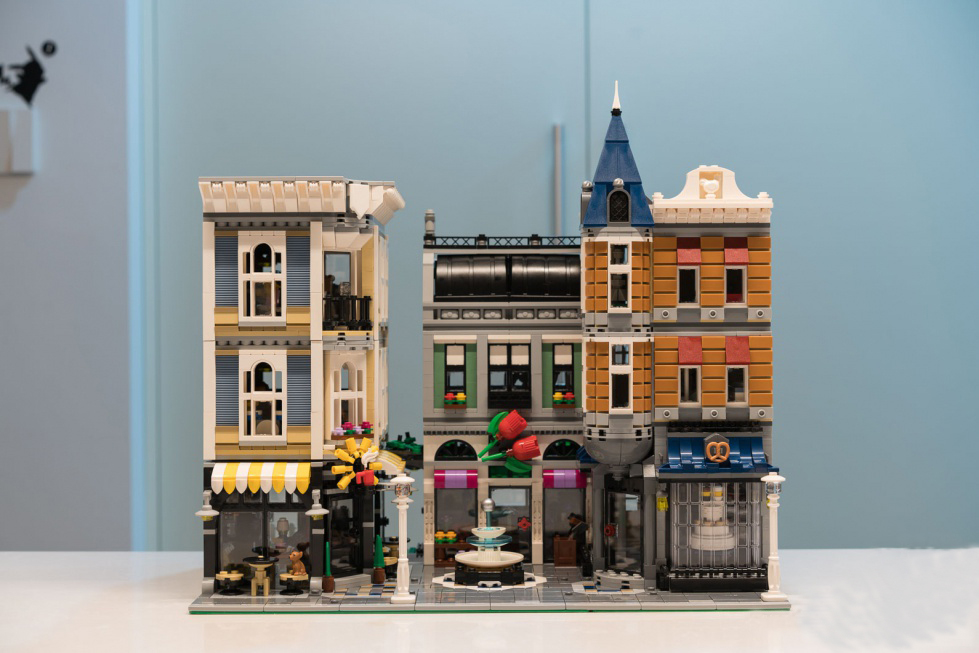 Lepin 15019 Assembly Square