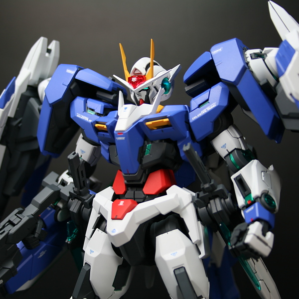 MG 1/100 GN-0000+GNR-010 OO Raiser by Bandai