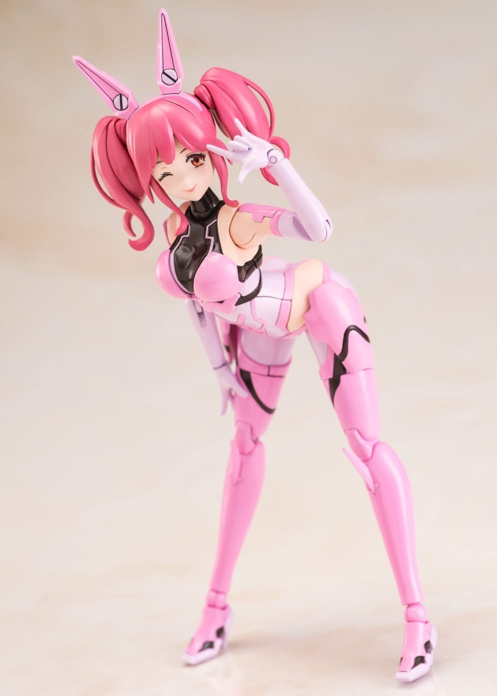 Pre-order : V.F.G. Macross Delta VF-31A Kairos Makina Nakajima Plastic Model Kit by Aoshima (Reissue)