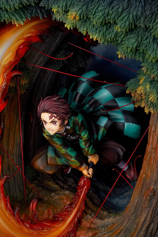 Pre-order : Demon Slayer: Kimetsu no Yaiba Tanjiro Kamado: Hinokami Kagura Dance by Good Smile Company