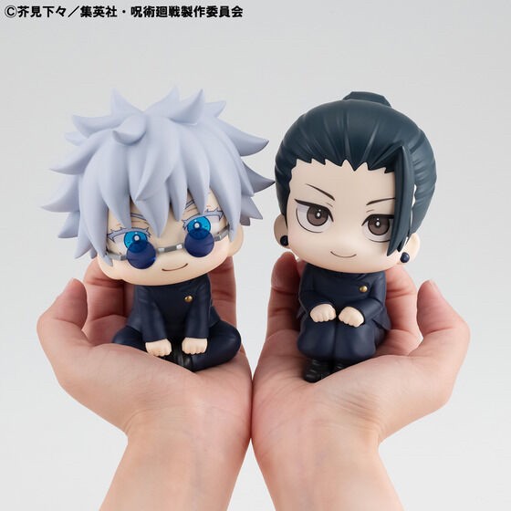 PRE-ORDER : Rukappu Jujutsu Kaisen Satoru Gojo & Natsuyu Suguru Technical College ver. Set [with limited cushion]