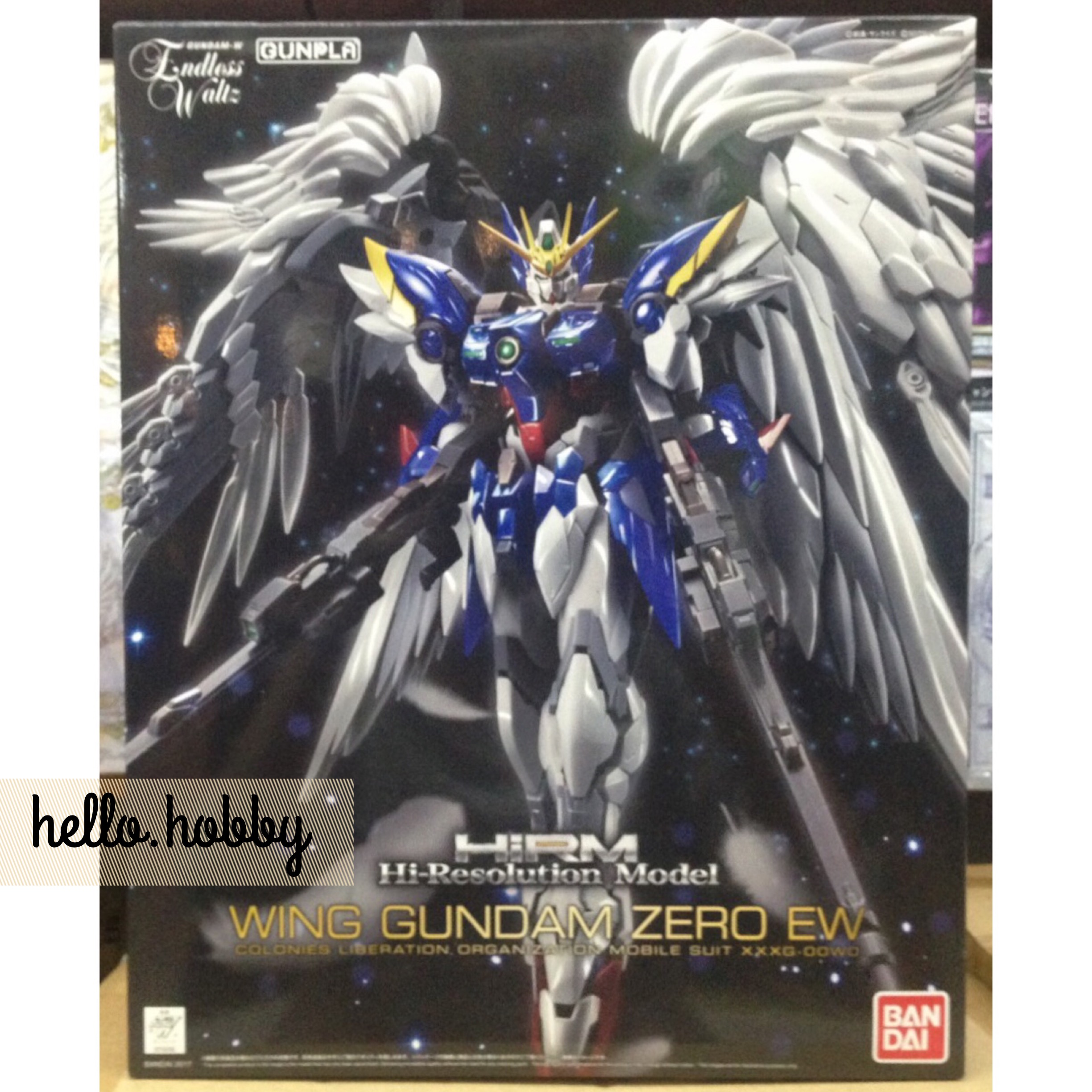 High-Resolution Model Wing Gundam Zero EW 1/100 by Bandai