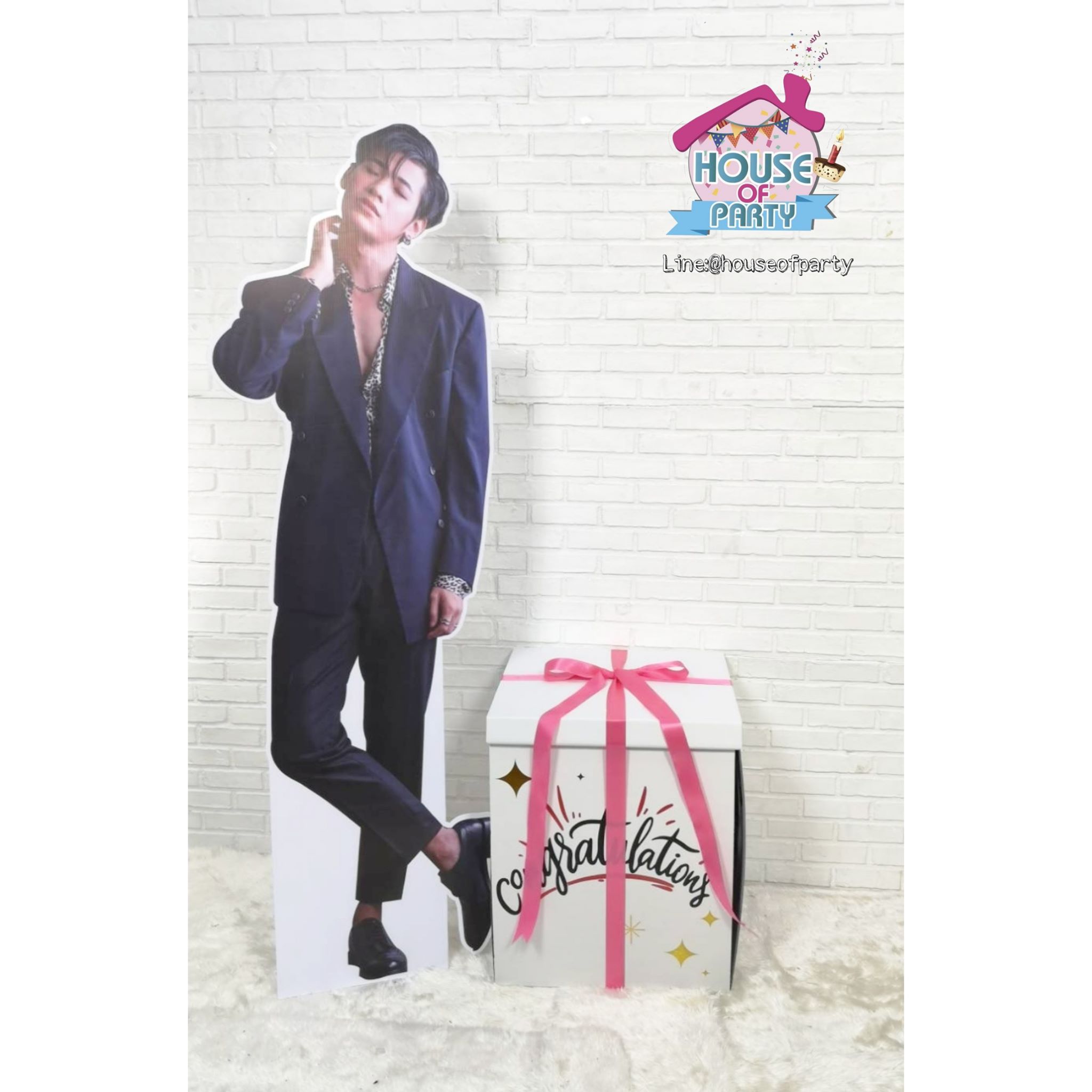 ป้ายไดคัท สูงขนาดเท่าคนจริง สั่งทาง Line:@houseofparty (มี @นะคะ)