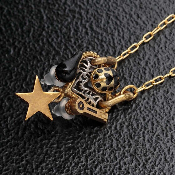 PRE-ORDER : JoJo's Bizarre Adventure Accessory Collection