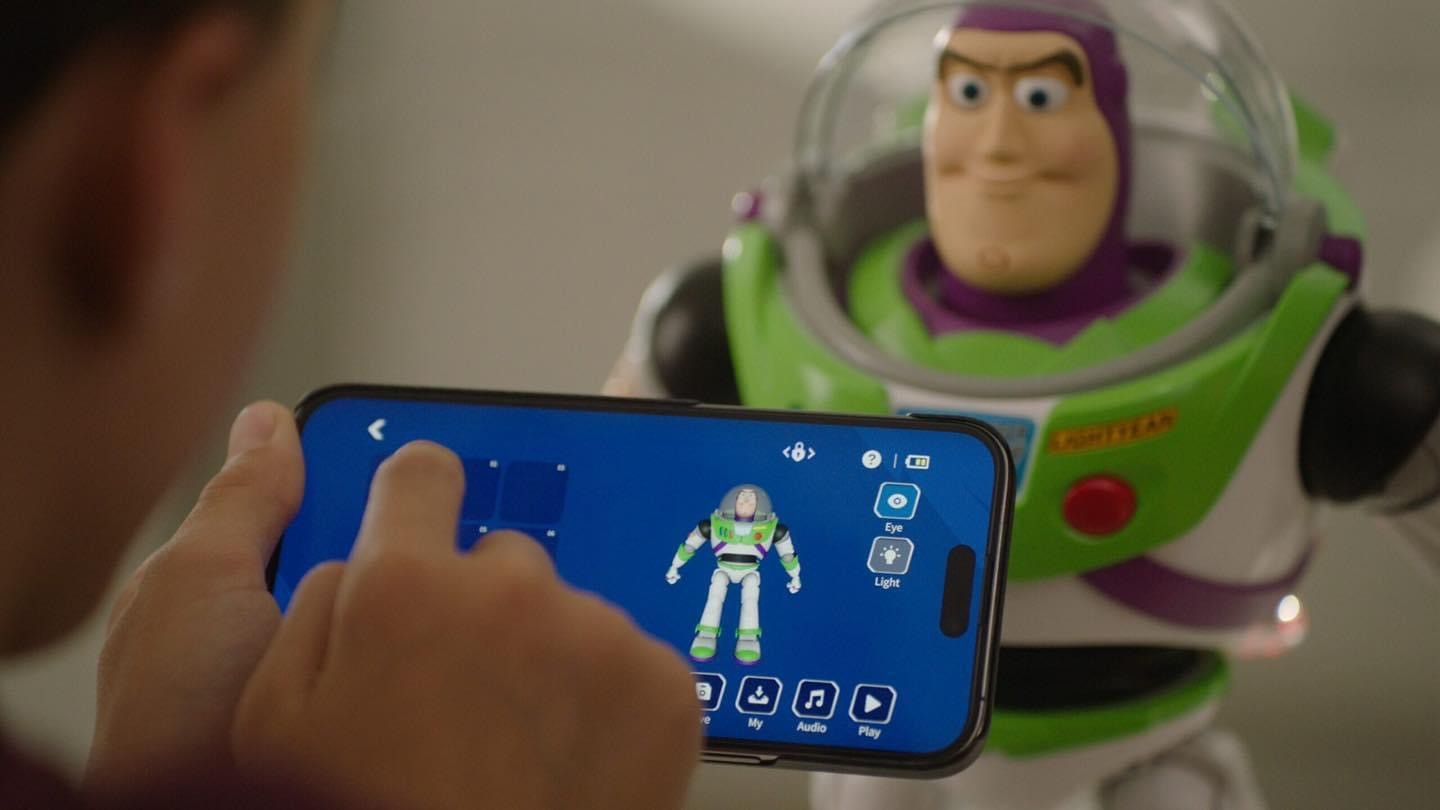 Pre-order : Life-Like Interactive Toy Story Buzz Lightyear (Real Life Real Joy Version) by Robosen