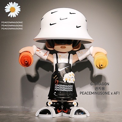G-DRAGON PEACEMINUSONE フィギュア 지용 지드래 PEACE Studio G-Dragon Resin Statue
