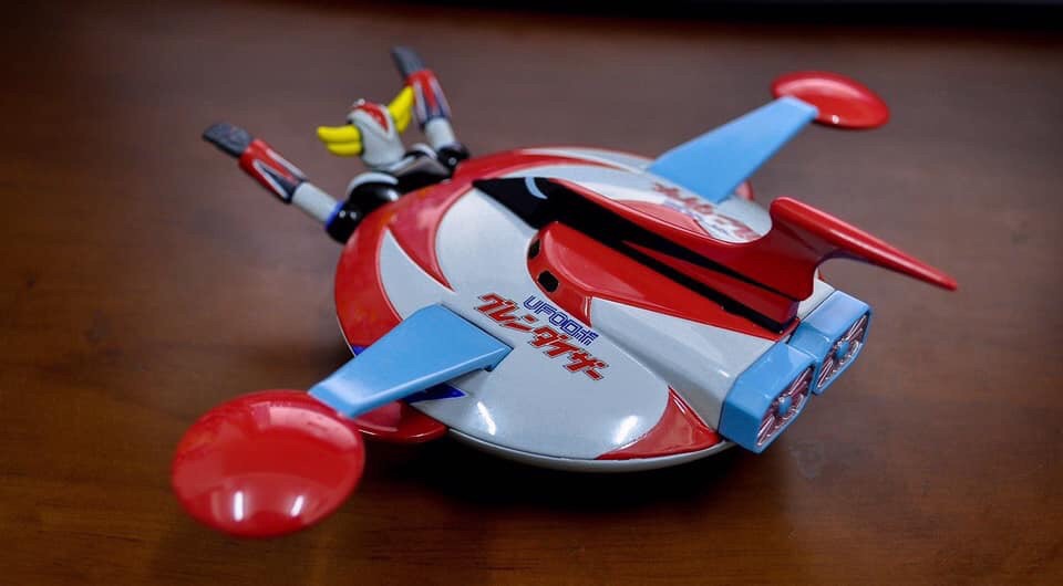 DIE CAST SPACER WITH EJECTABLE GRENDIZER - TIN BOX EDITION by HL Pro (Action Toys)