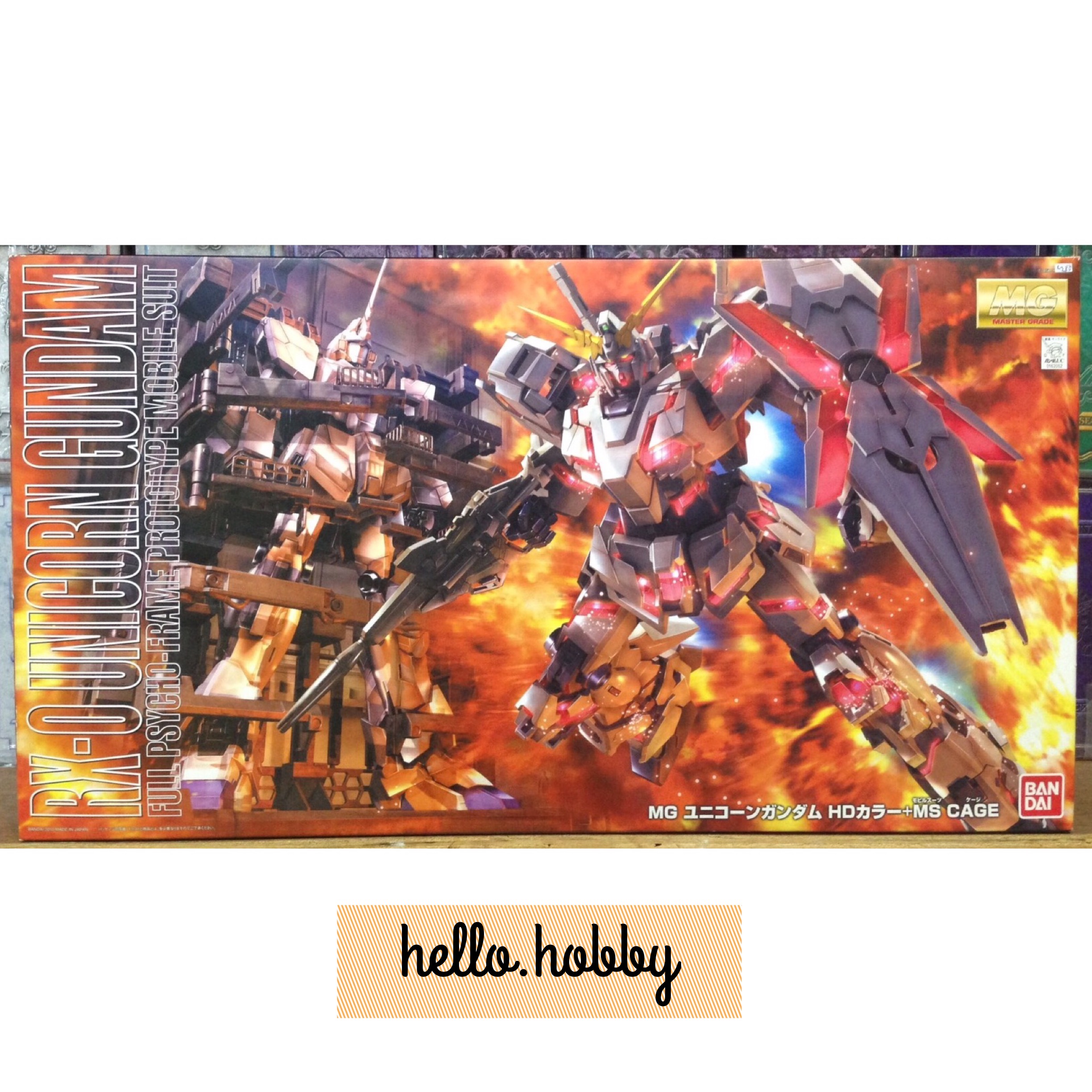 MG 1/100 RX-0 Unicorn Gundam Full Psycho-Frame Prototype Mobile Suit with Cage by Bandai