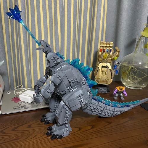 Panlos Brick 687001 Godzilla vs Kong 2106pcs