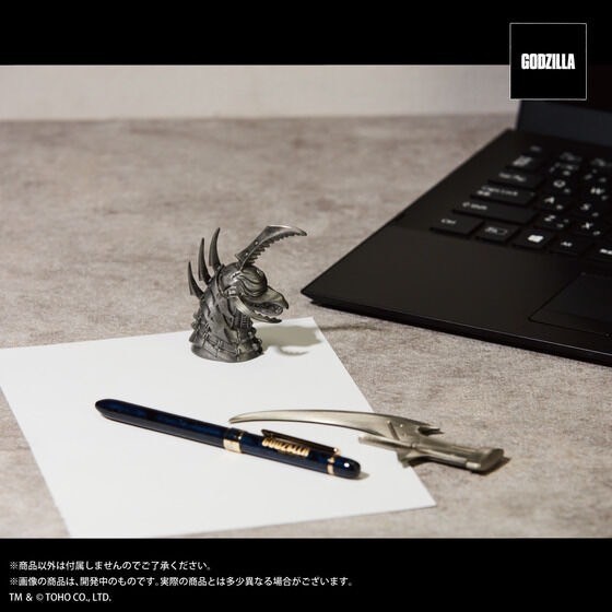 PRE-ORDER : Godzilla Gigan (2004) Paperweight