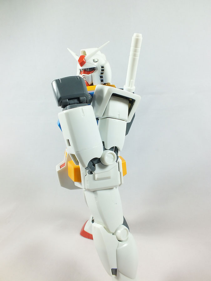 MG 1/100 RX-78-2 Gundam Ver.2.0 by Bandai