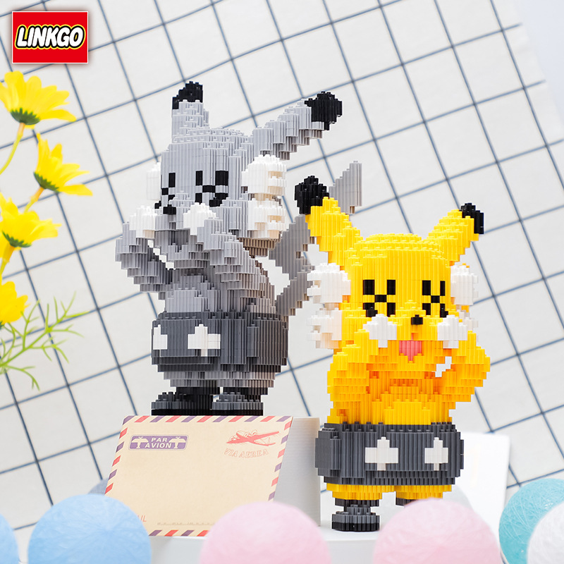 Linkgo 68401 - 68402 Pikachu x Kaws