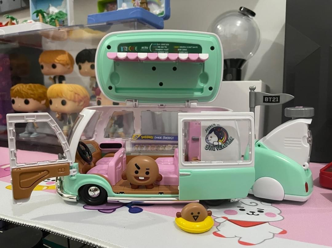 ฟิกเกอร์รถ BT21 Universtar Camping Car Play Set by Line Friends x Young Toys