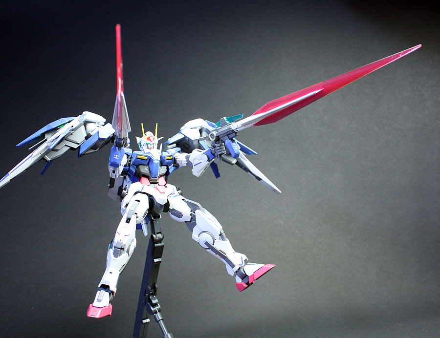 MG 1/100 GN-0000+GNR-010 OO Raiser by Bandai