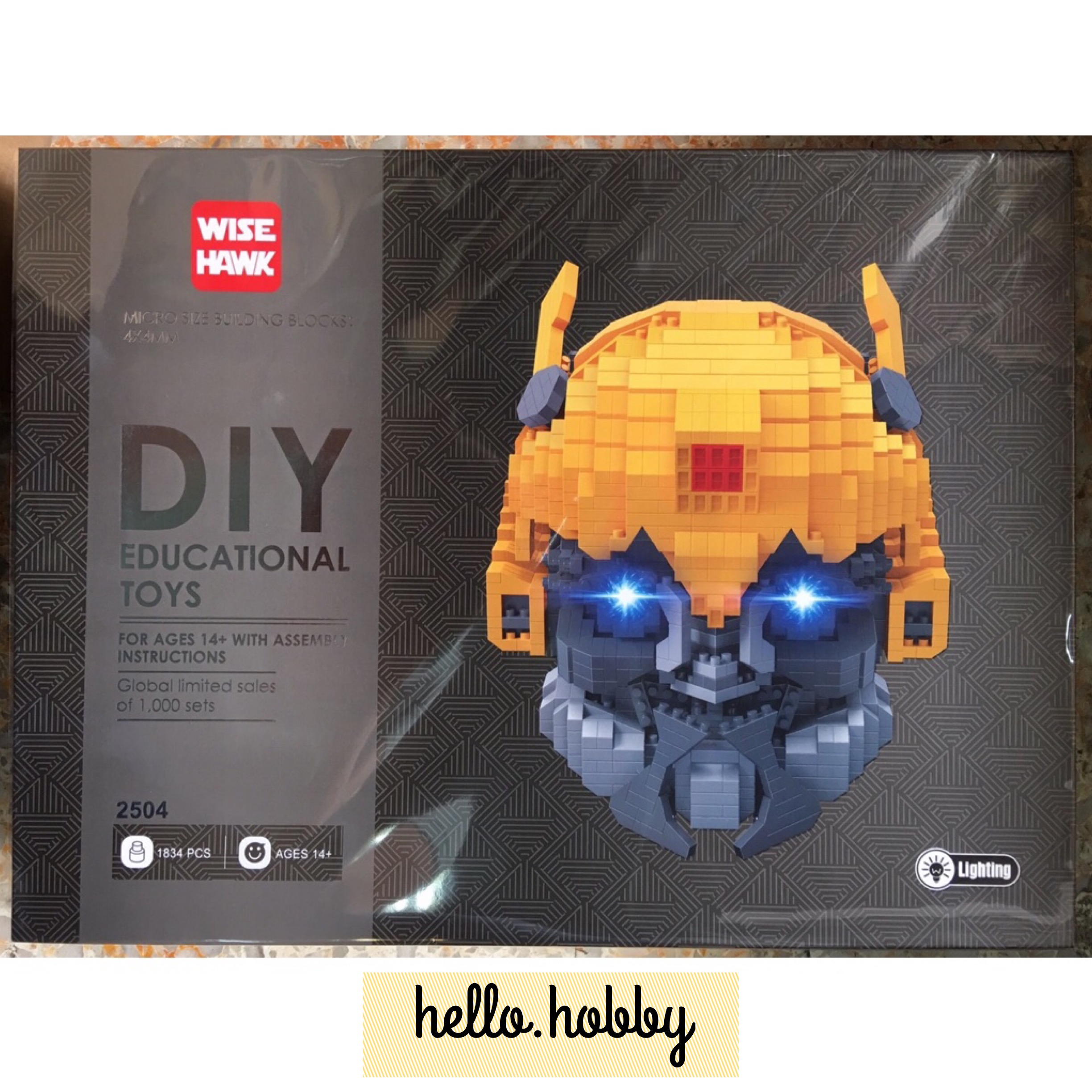 Wise Hawk 2504 Transformer Bumblebee Head 1834pcs (มีไฟ)
