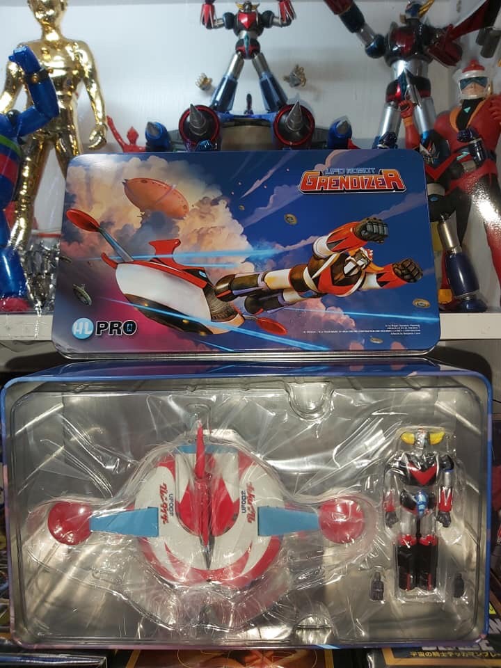 DIE CAST SPACER WITH EJECTABLE GRENDIZER - TIN BOX EDITION by HL Pro (Action Toys)