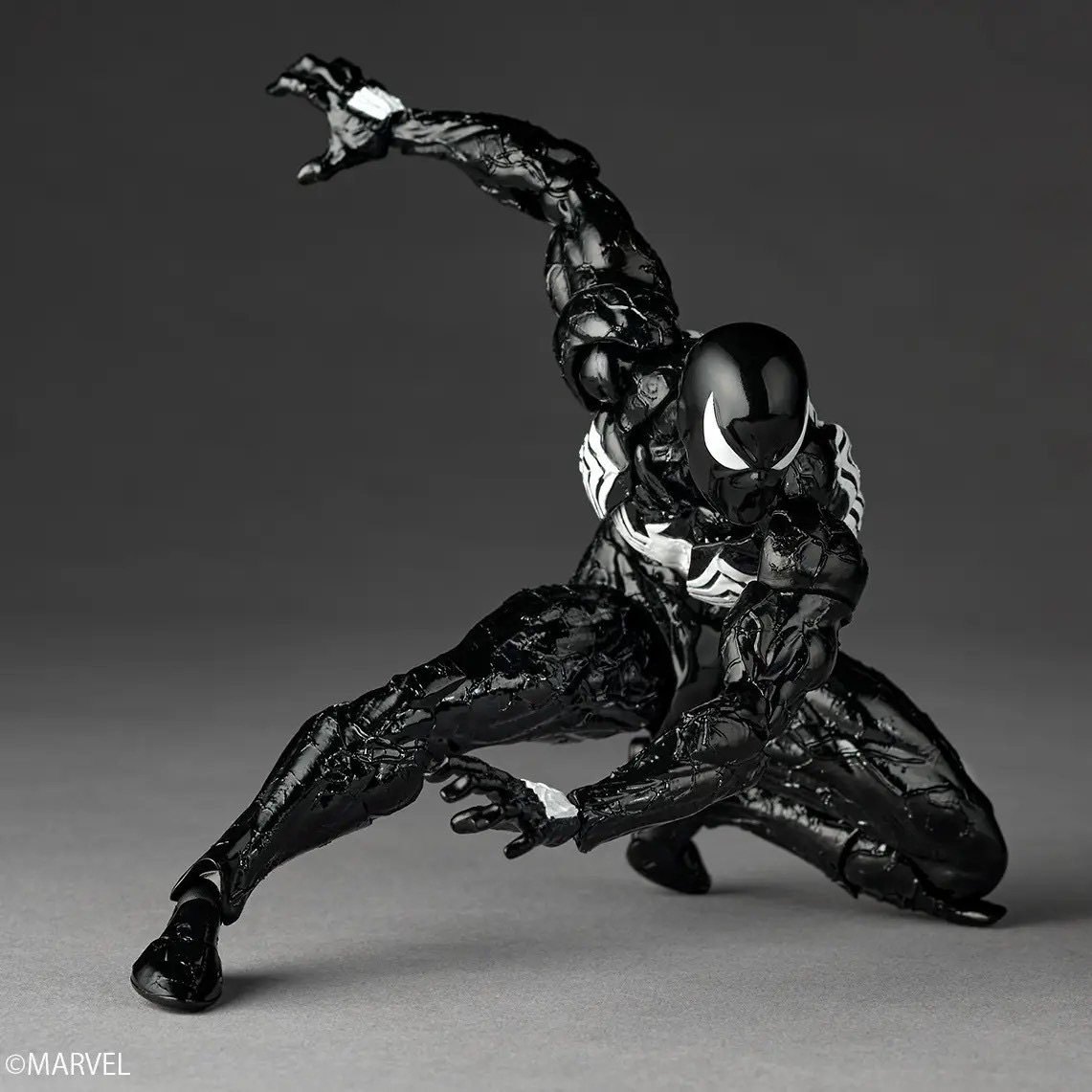 Pre-order : Revoltech Amazing Yamaguchi Symbiote Spider-Man by Kaiyodo