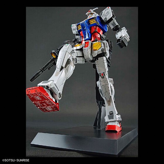 PRE-ORDER : GUNDAM FACTORY YOKOHAMA 1/100 RX-78F00 Gundam [Titanium Finish] Plastic Model
