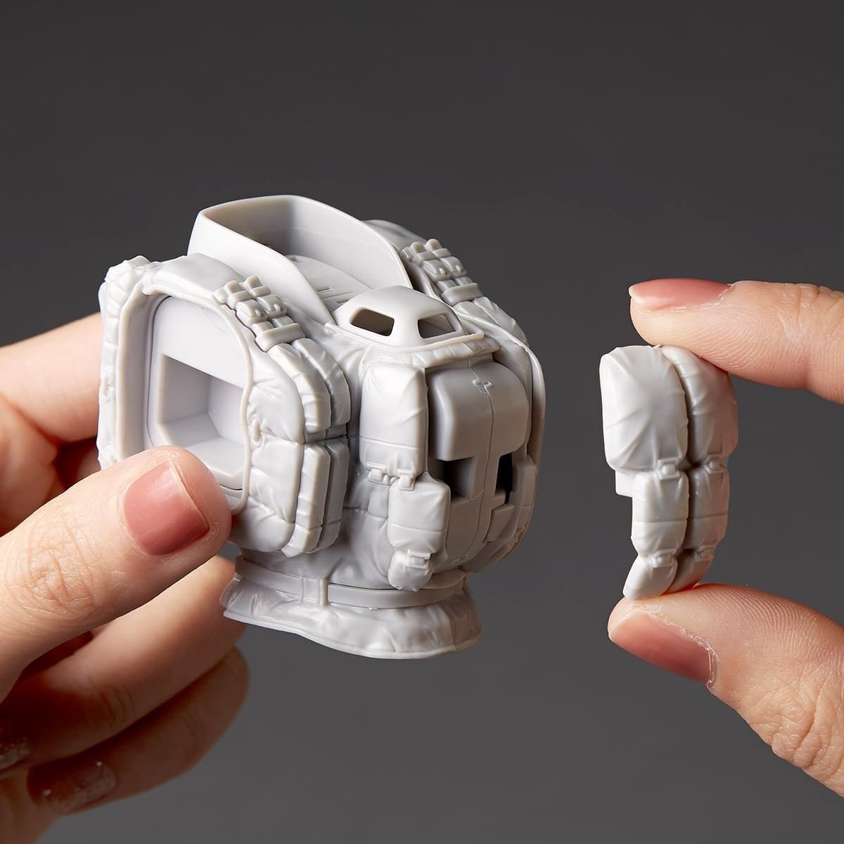 Pre-order : 1/35 ARTPLA SCULPTURE WORKS AV-98 Ingram Reactive Armor Unit 2 (Patlabor 2: The Movie) Plastic Model Kit by Kaiyodo