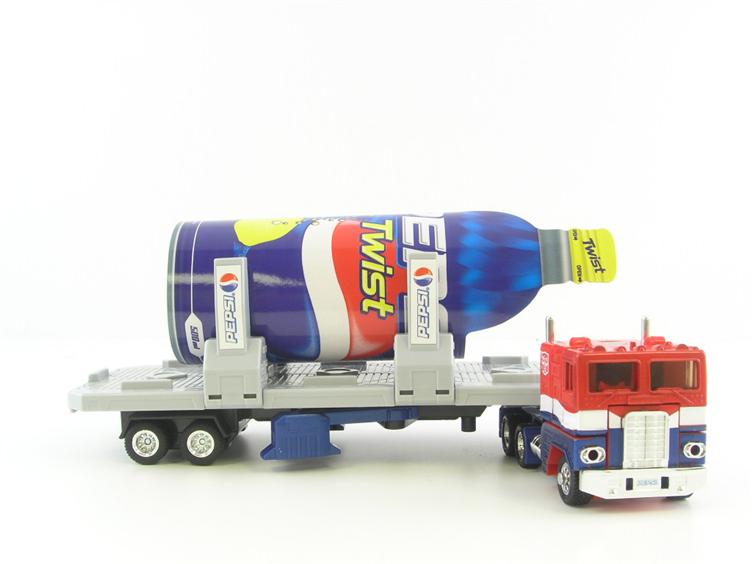 Pepsi Convoy (Optimus Prime) by Takara