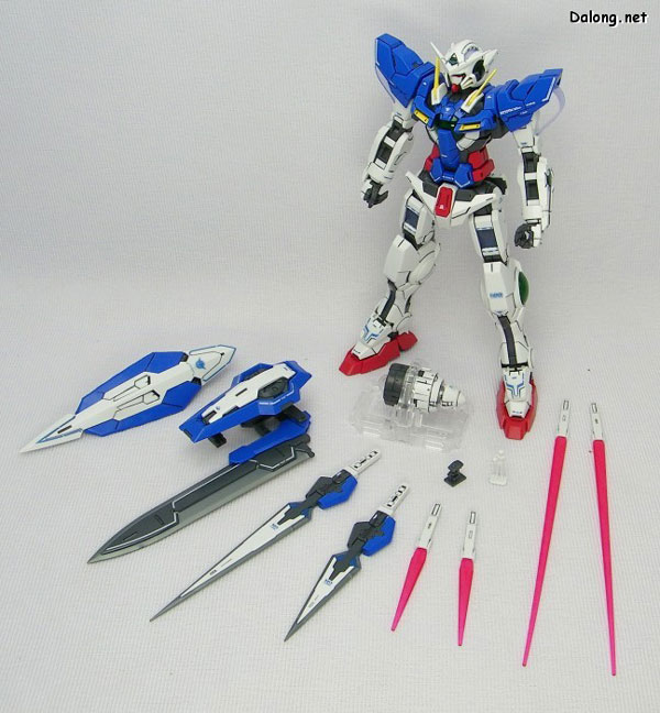 MG 1/100 GN-001 Gundam Exia by Bandai