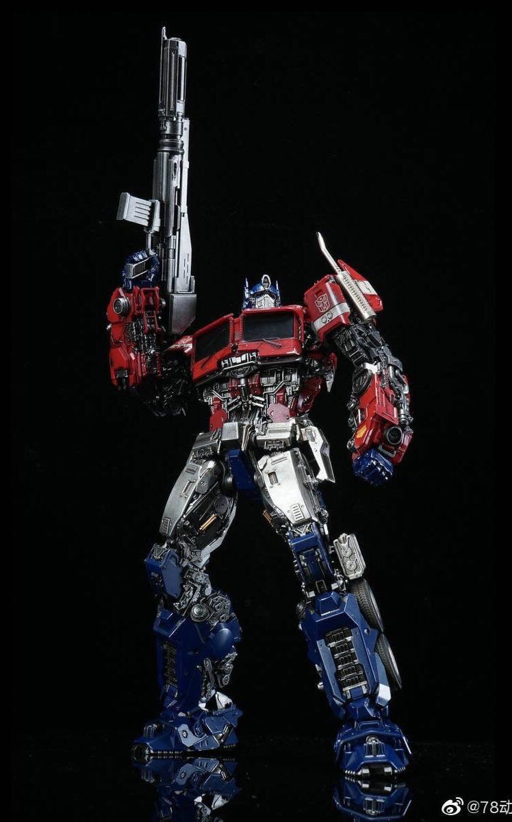 Pre-order : Transformers Bumblebee: DLX Scale Collectible Figure Series - Optimus Prime by 3A ThreeZero (Re-product)