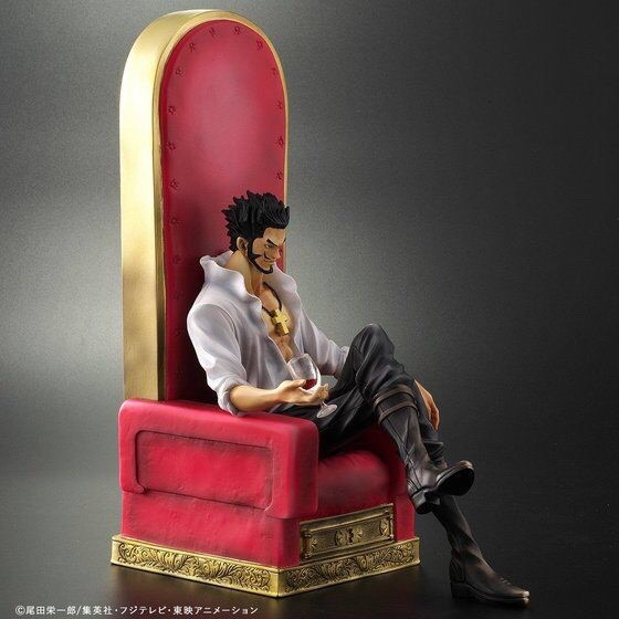 PRE-ORDER : One Piece Archive Collection Dracule Mihawk Ver.B